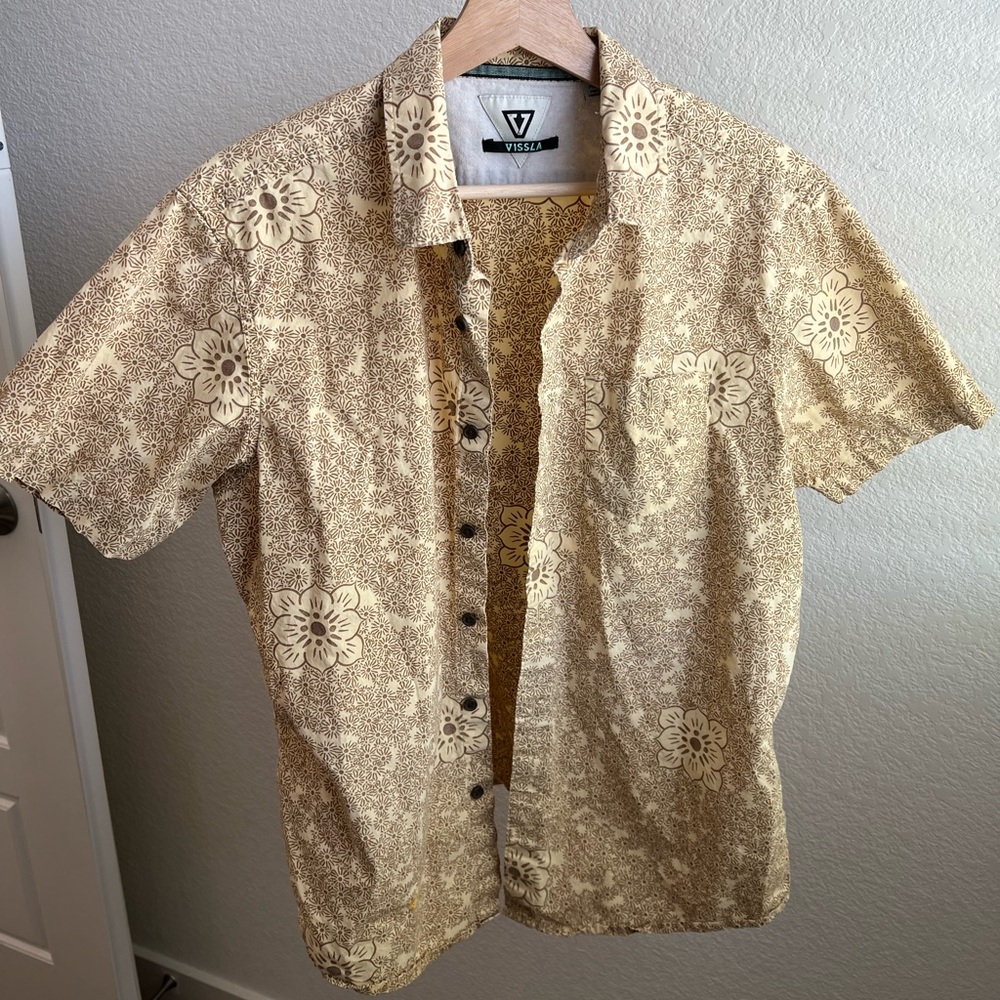Vissla Floral Hawaiian Honeydew Sand Button-up Men’s Size Medium